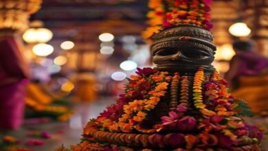 मुजफ्फरपुर: बाबा गरीबनाथ का भव्य फूलों से हुआ शृंगार, रविवार को उमड़ा आस्था का सैलाब