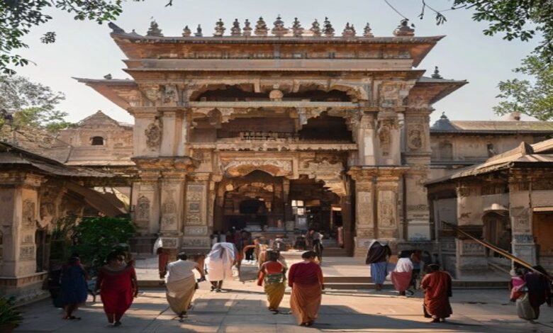 बाबा गरीबनाथ मंदिर की आय में उछाल: एक साल में चढ़ावे से मिले 1.15 करोड़ रुपये